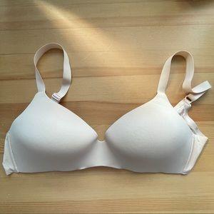 Uniqlo Wireless Airism bra - NWOT - 38/40 AA AB